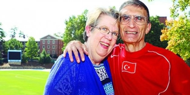 Galatasaray'dan Aziz Sancar'a sürpriz teklif!