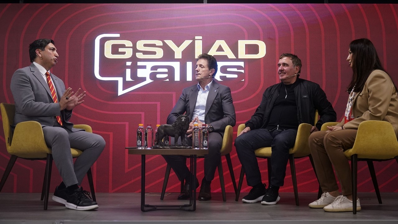 Galatasaray’ın efsaneleri Hagi ve Popescu, UEFA Zaferinin 24. Yılında konuştu