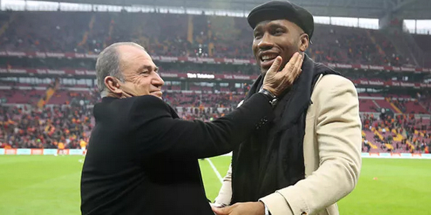 Galatasaray'ın efsanesi transfer için devrede!