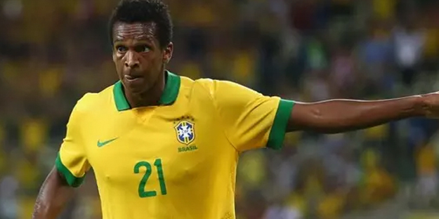 Galatasaray'ın eski oyuncusu takım otobüsünde tutuklandı! Çok ama çok şaşıracaksınız...