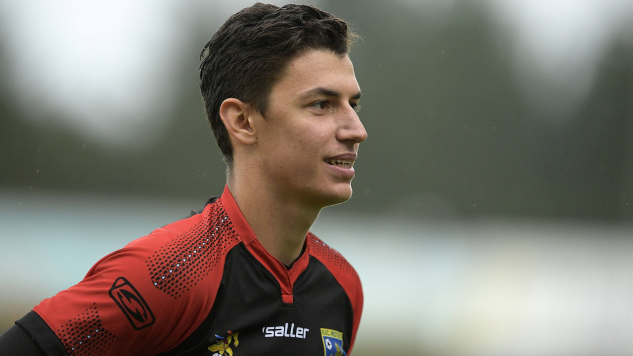 Galatasaray'ın kalecisi resmi olarak belli oldu! 3 yıllığına el sıkıştı