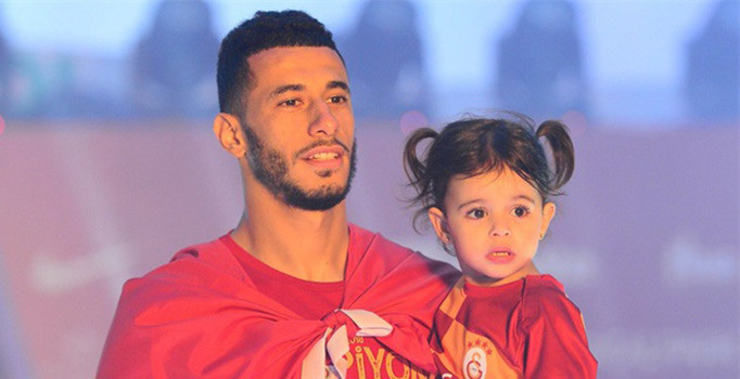 Galatasaray'ın yıldızı Belhan'da sahaya ilahiyle çıktı