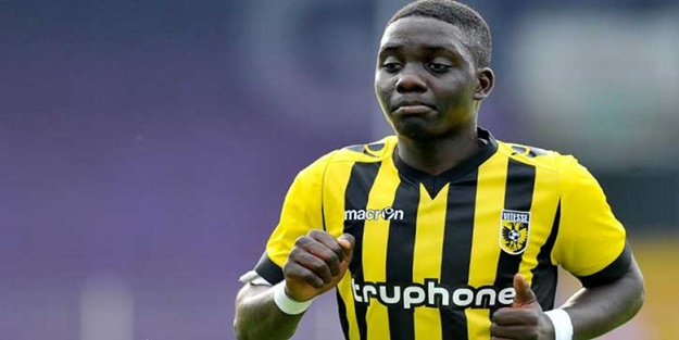 Galatasaray'ın Zimbabveli önlibero Marvelous Nakamba ile ilgilendiğini iddia edildi