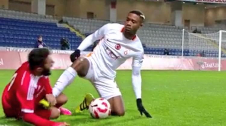 Galatasaraylı Chedjou'nun bu hareketine ceza yolda!