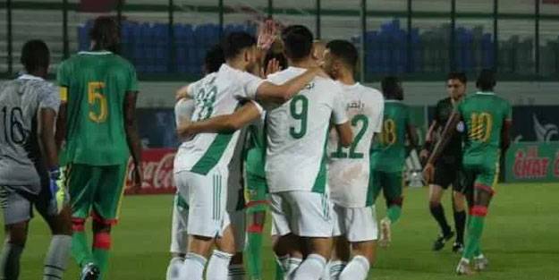 Galatasaraylı Feghouli'nin şov yaptığı maçı Cezayir kazandı