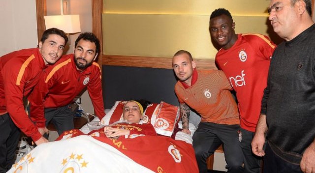 Galatasaraylı oyunculardan anlamlı ziyaret