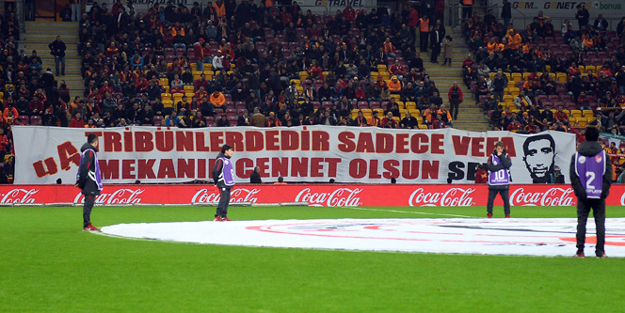 Galatasaraylı taraftarlar onu unutmadı