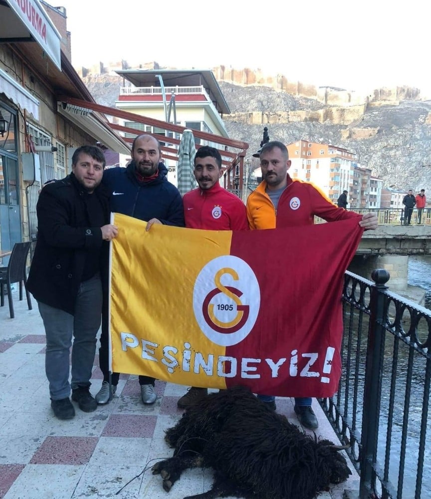 Galatasaraylı taraftarların galibiyet adağı 7 yıl sonra yerini buldu 