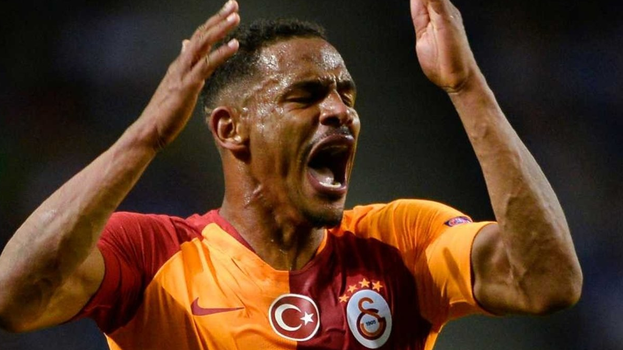 Galatasaraylı yıldız oyuncu futbolu bıraktı!