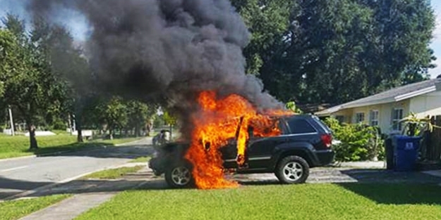Galaxy Note 7 aracın içinde patladı! Samsung talimat verdi