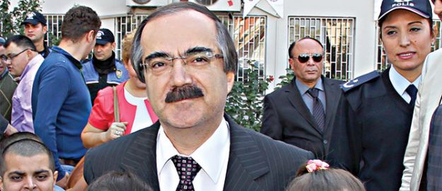 Vali Bey az bile söylemiş