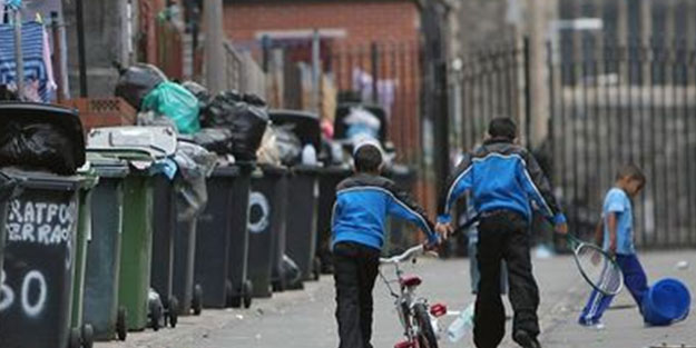 Galler'de durum içler acısı! İnsanlar evcil hayvan maması yiyor