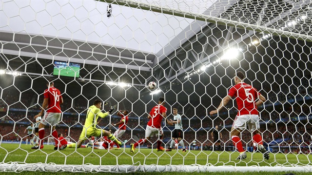 Galler'in kalesi geçilmedi