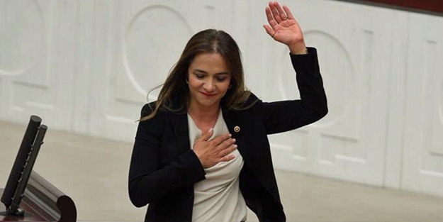 Gamze İlgezdi’nin Yunanistan’da “Ada”sı var mı?