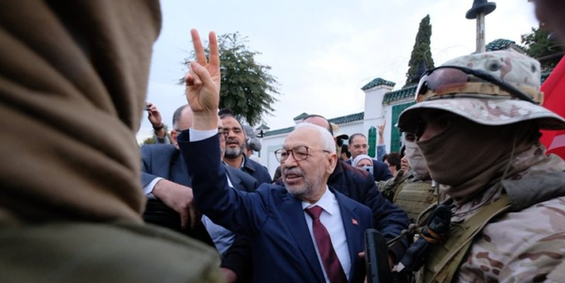  Gannuşi'ye 'gizli örgüt' soruşturması kapsamında yurt dışı yasağı