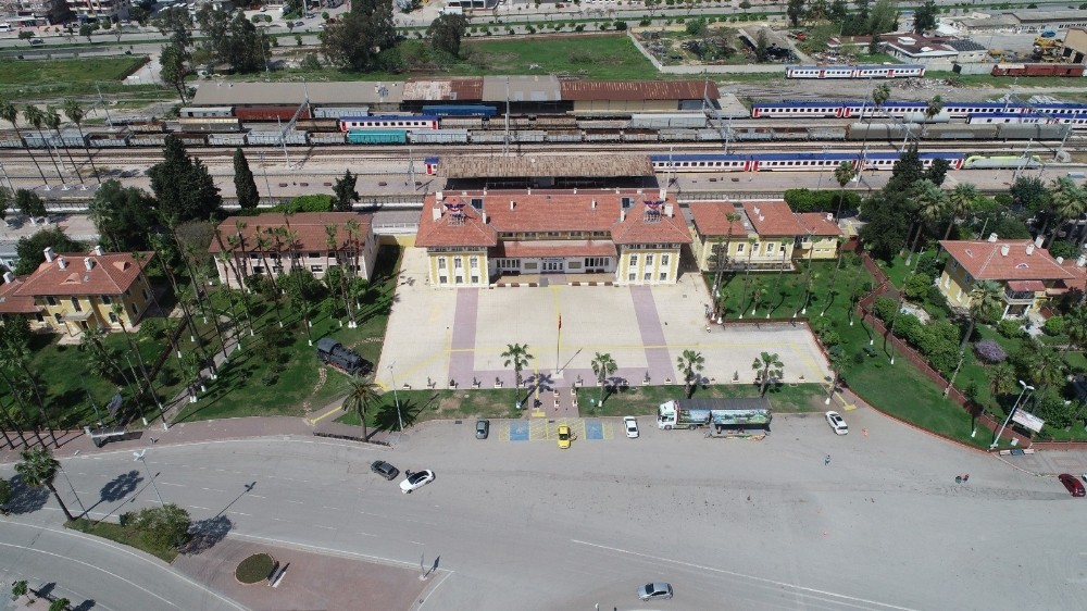 Gar kapandı, yolcular geri döndü 