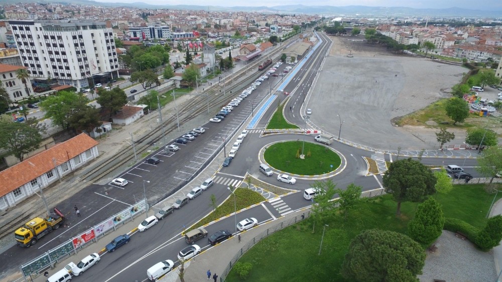Gar yolu yeşile büründü 