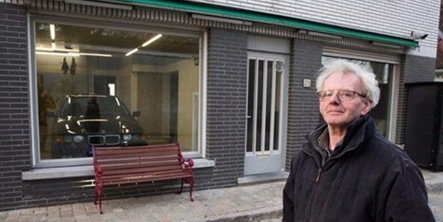 Garajı için öyle bir kapı yaptı ki...