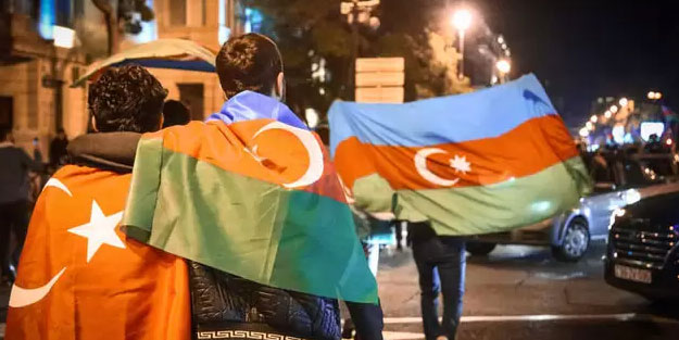 Gardaşlardan zafer kutlaması