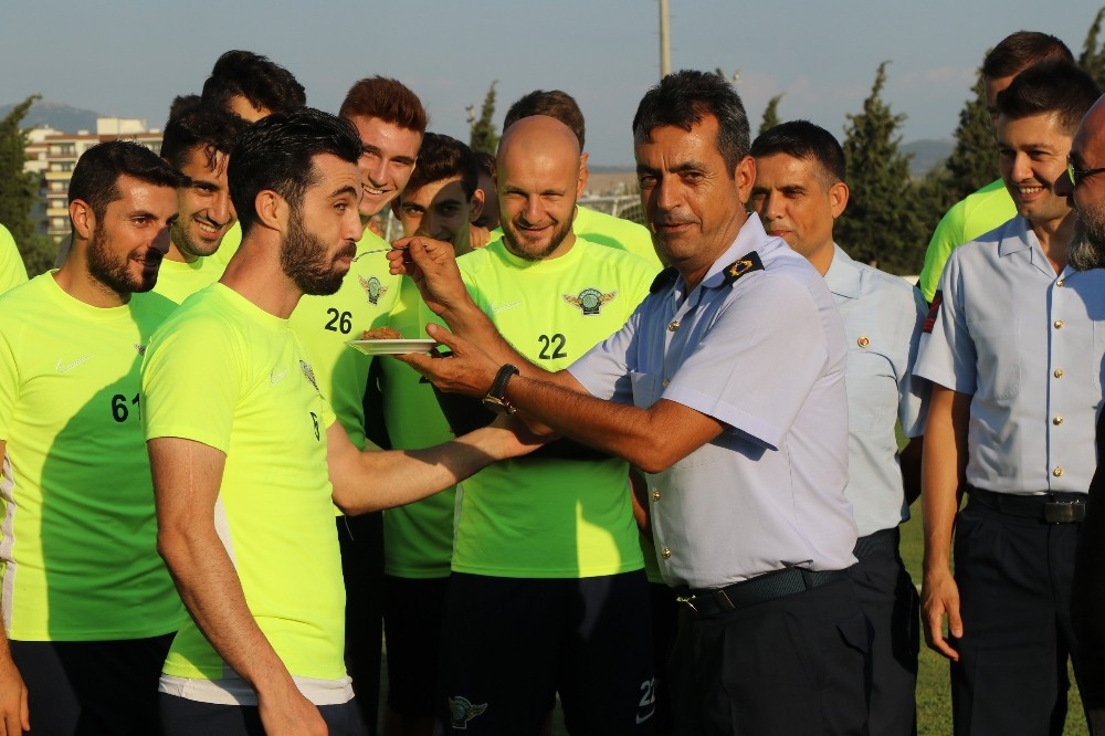 Garnizon Komutanı Şahin Akhisarspor’a başarılar diledi 