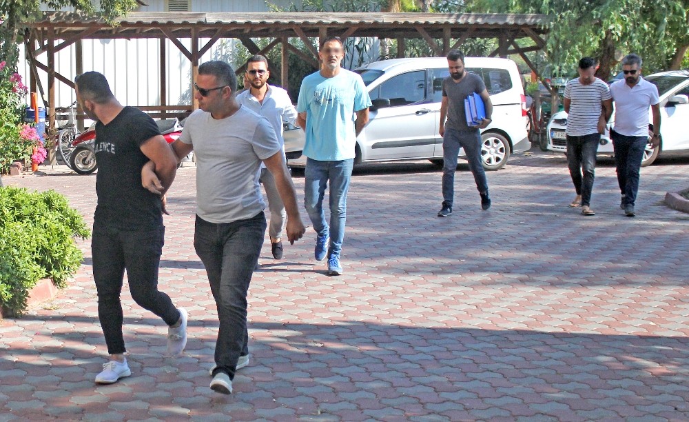 Garsonların kadın pazarladığı iddiası 