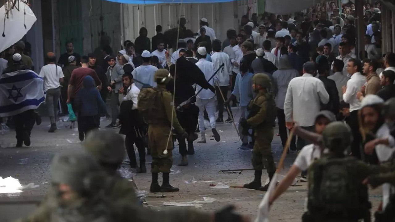 Gaspçı İsrailliler, gerçek mermilerle saldırdı