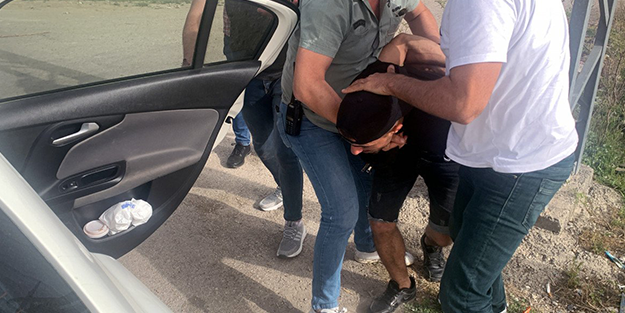 Gaspçı polislerden kaçamadı