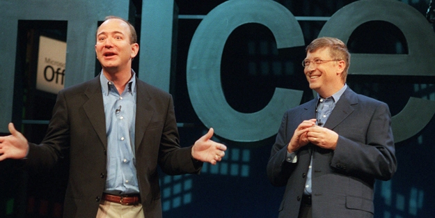 Bill Gates'in 4 yıllık unvanını elinden aldı