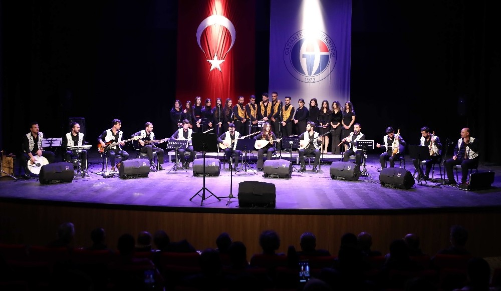 GAÜN öğrencilerinden Türk Halk Müziği konseri 