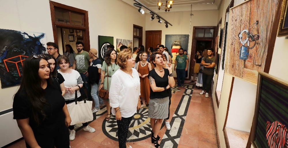 GAÜN öğrencilerinin geleneksel yıl sonu sergisi açıldı 