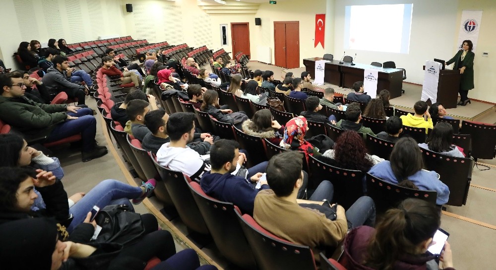 GAÜN’de ‘İş Hayatında Kadının Gücü’ etkinliği 