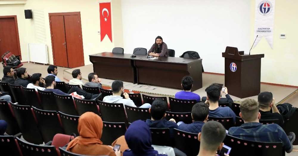 GAÜN’DE ‘Tecrübe Paylaşımı Ve İş Hayatına Hazırlık’ konferansı 