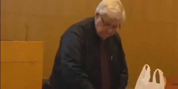 Gayrimüslim profesörden muhteşem hareket: Oruç tutan öğrencileri için bakın ne yaptı