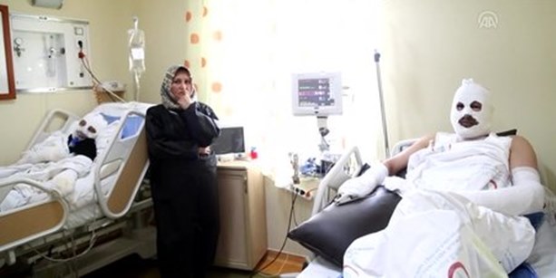 Gaz kaçağını çakmakla kontrol edince hastanelik oldular!