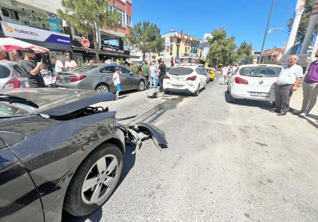 Gaz pedalı takılı kaldı, ortalık savaş alanına döndü