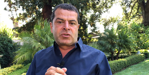 Gazeteci Cüneyt Özdemir, sözde sanatçıların yerden yere vurdu: PKK’yı görüyorsun da evladını isteyen anneleri neden görmüyorsun!