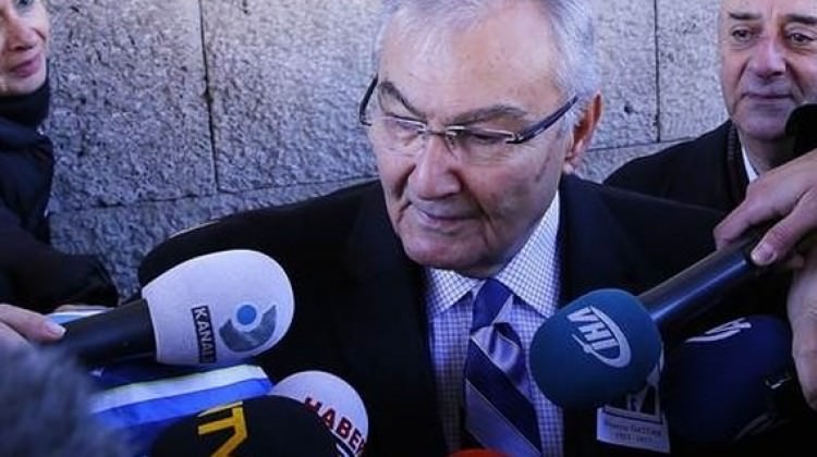 Deniz Baykal'ın yüzüne karşı soruldu