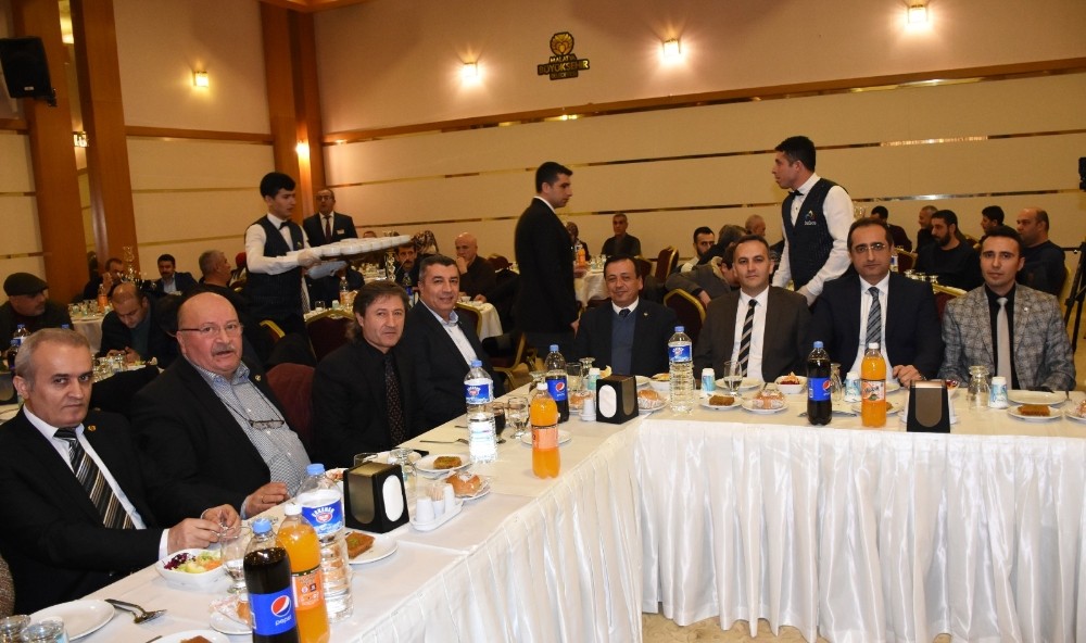 Gazeteciler birlik ve beraberlik gecesinde bir araya geldi 
