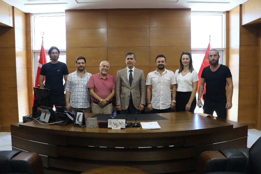 Gazeteciler yeni hizmet binasında basın odası talep etti 