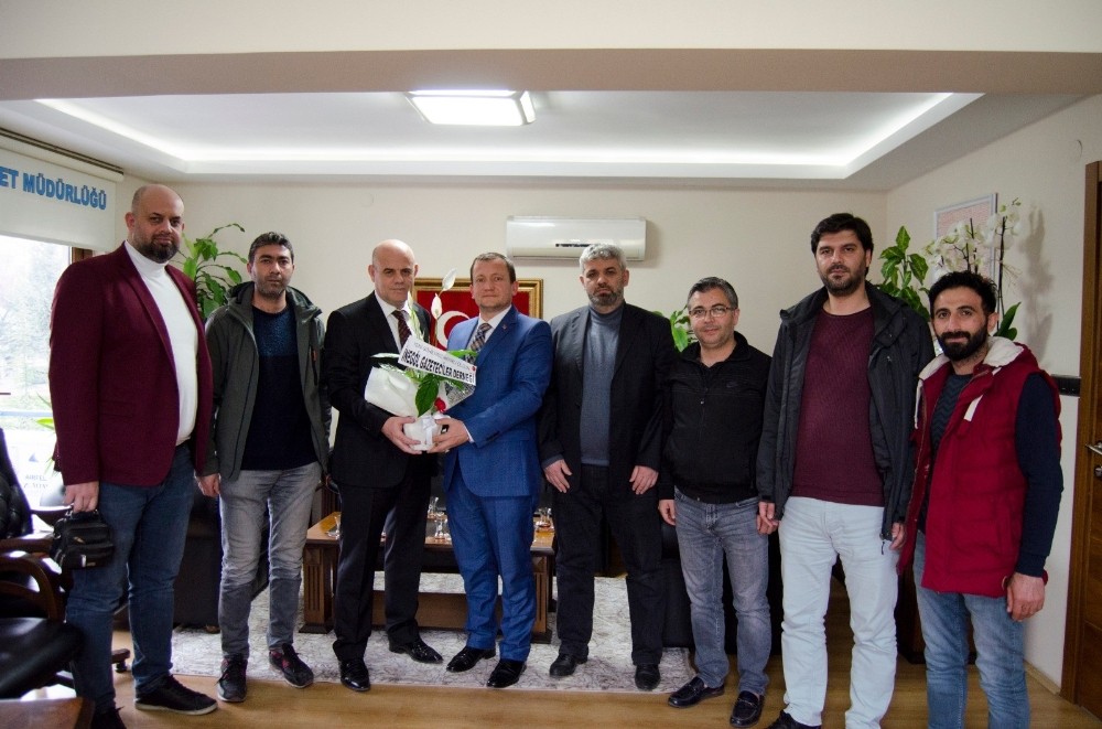 Gazetecilerden yeni emniyet müdürüne hayırlı olsun ziyareti 