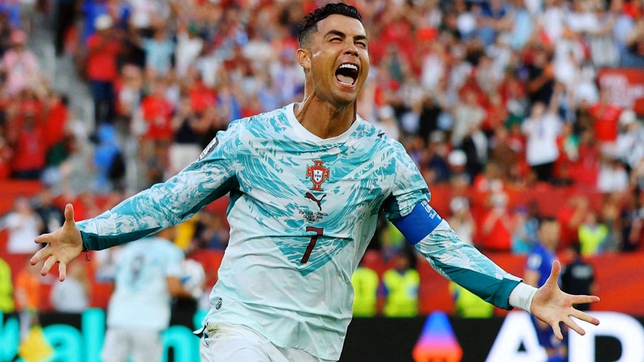 Gazetecilere sert çıktı! Ronaldo’dan emeklilik sorusuna olay cevap
