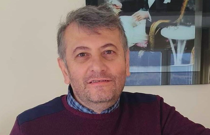 Gazetecileri taşıyan otomobil kaza yaptı! İHA eski muhabiri hayatını kaybetti