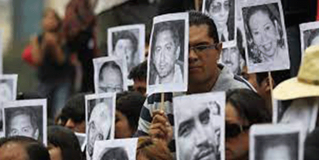 Gazetecileri tek tek avladılar!