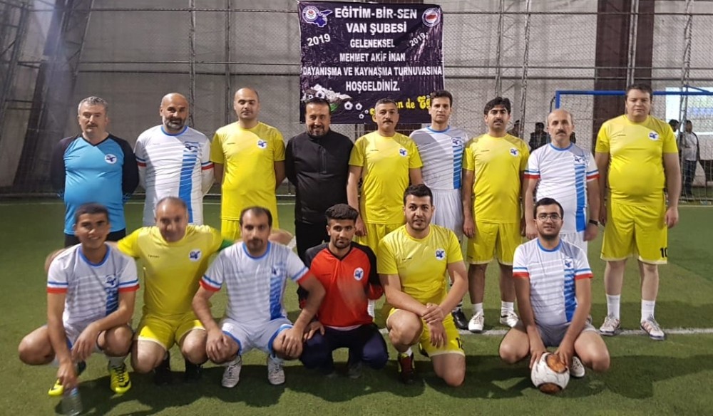 Gazetecilerle sendikacılar arasında dostluk maçı 