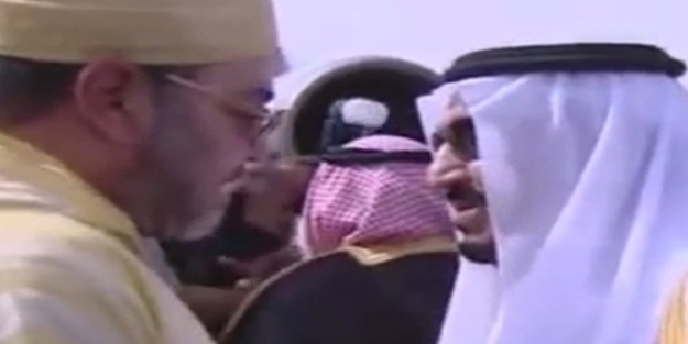 Gazeteciye tokat attı, görevden alındı