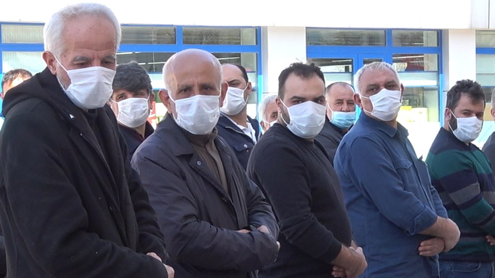 Gazi cenazesinde maske hassasiyeti 