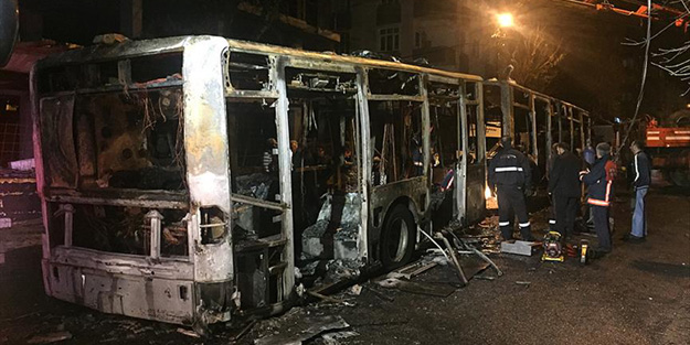 Belediye otobüsünü molotofla yaktılar