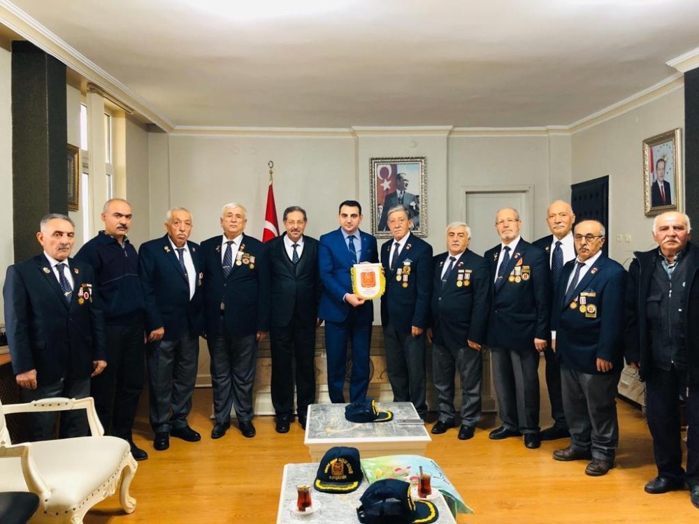Gazi Muzaffer Canpolat’a Milli Mücadele Madalyası verildi 