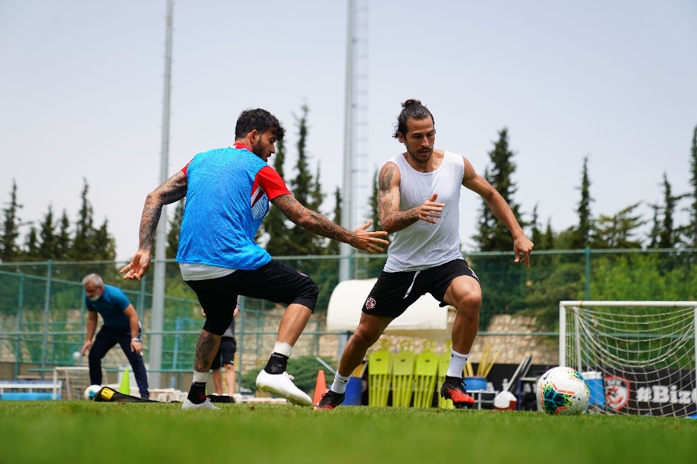 Gaziantep FK çalışmalarını sürdürüyor 