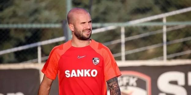 Gaziantep FK Sportif Direktörü resmen açıkladı! Yıldız isim İstanbul yolcusu! Sürpriz gelişme...